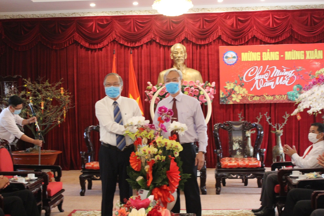 4.2-H4 Tin chúc tết.jpg