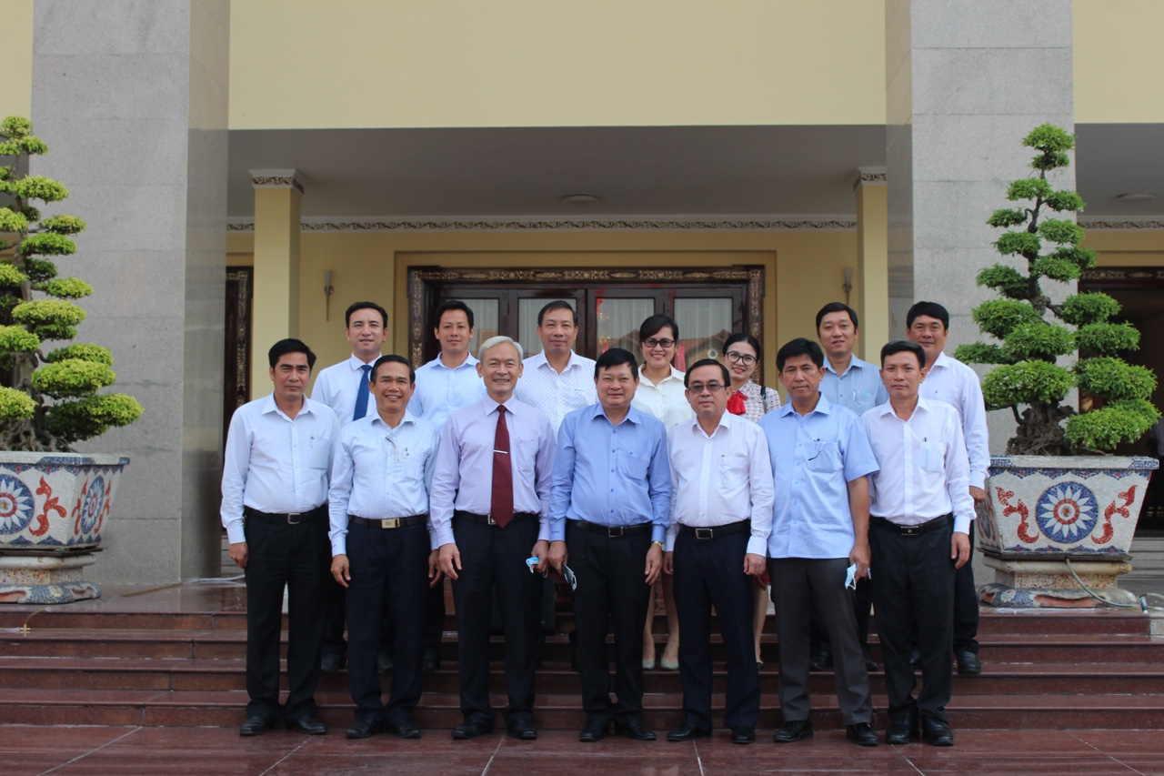 4.2-H7 Tin chúc tết.jpg