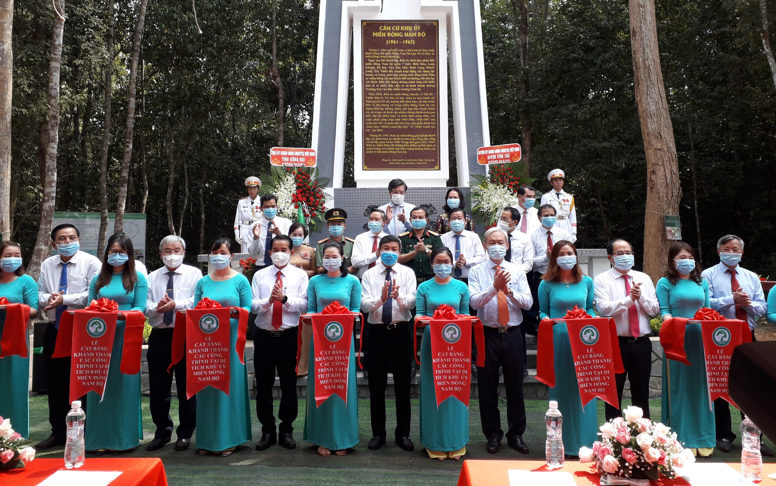 1.3-H5 Tin Dâng hương Kỷ niệm 60 năm thành lập Khu ủy miền Đông Nam bộ.jpg