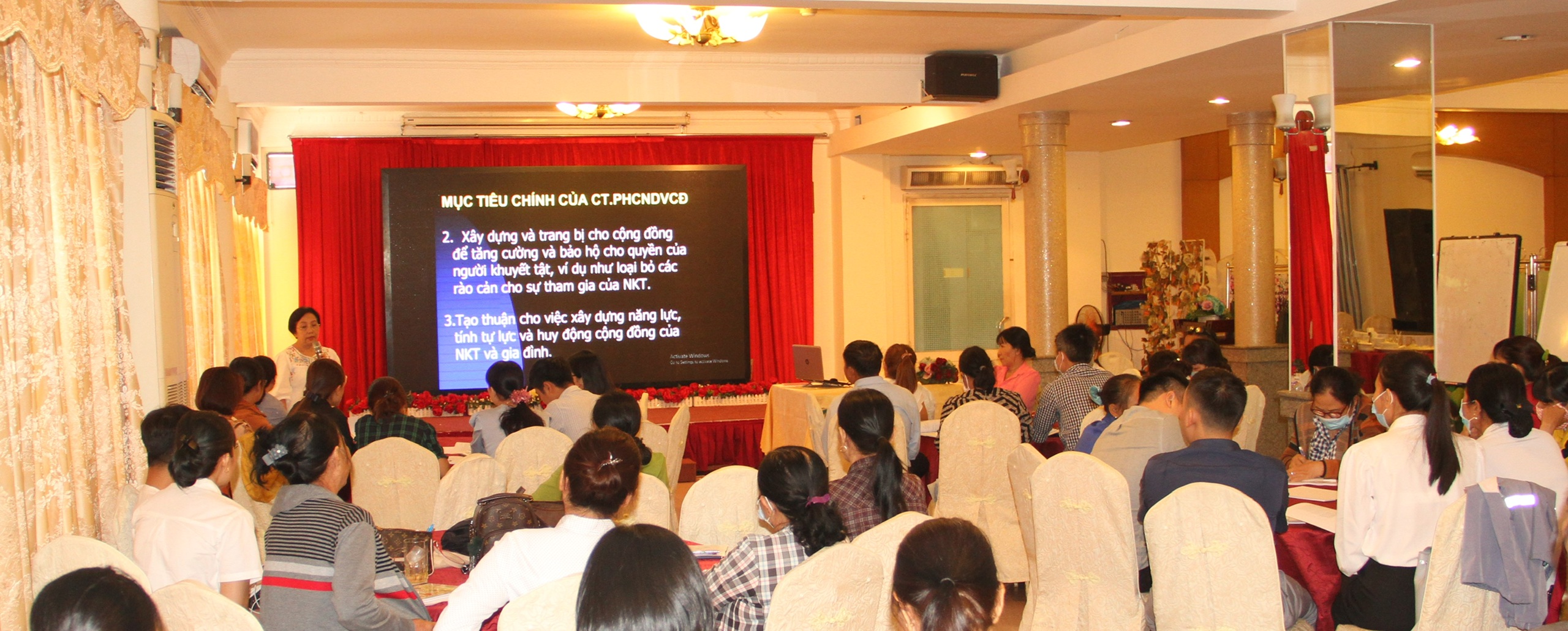 30.3-H tin cổng.jpg