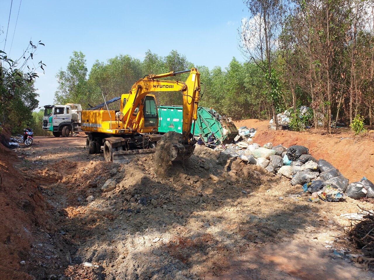 7.5-H2 Thiếu điểm trung chuyển rác thải.jpg