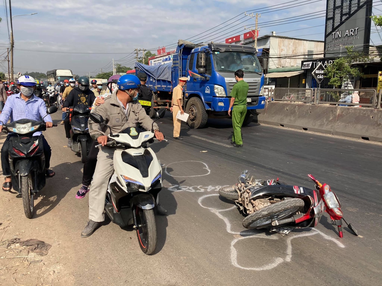 11.5-Cảnh báo tai nạn giao thông liên quan đến học sinh điều khiển xe phân khối lớn.jpg