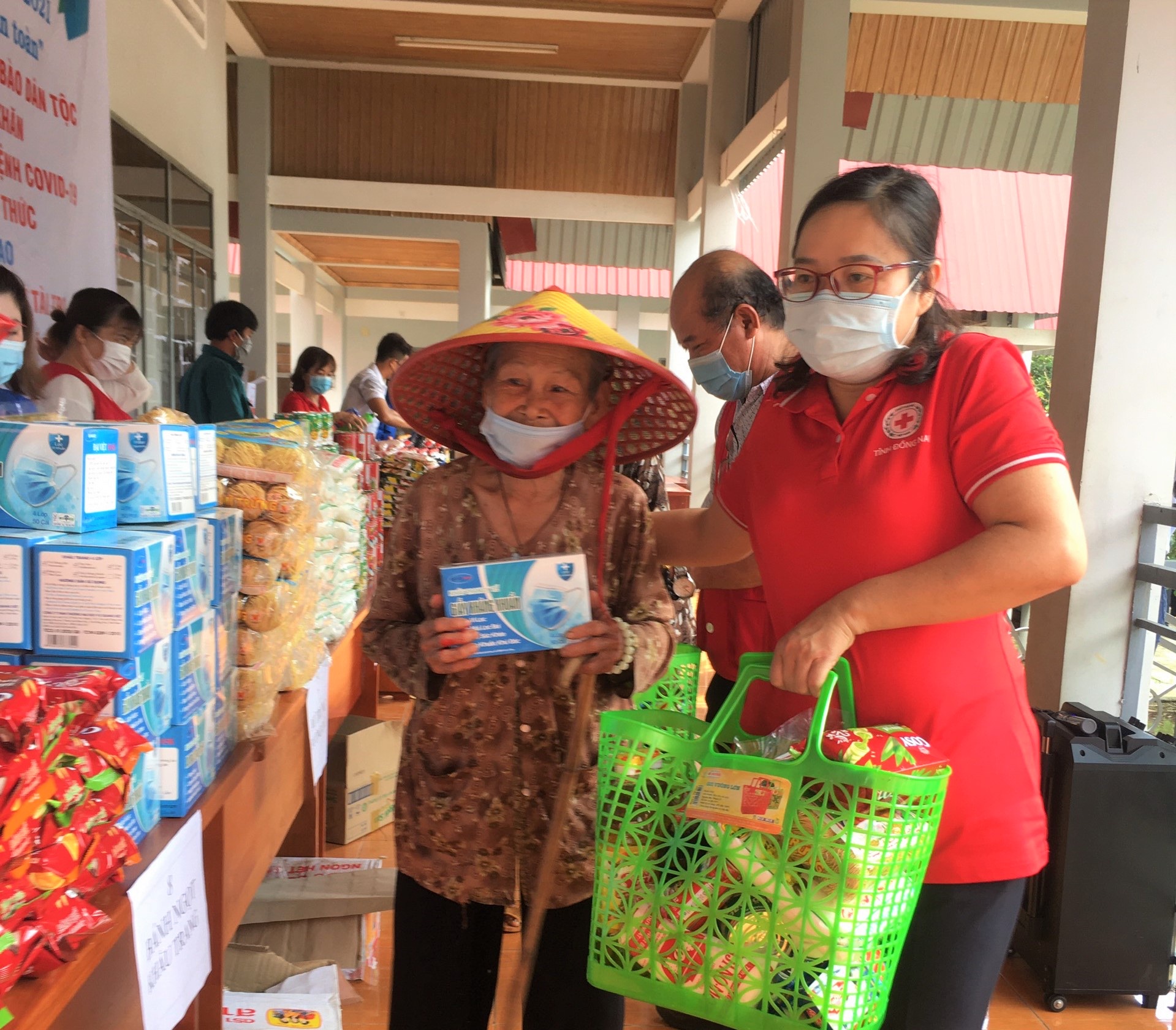 31.5-H1 Tổ chức Phiên chợ nhân đạo tại xã Tà Lài.jpg