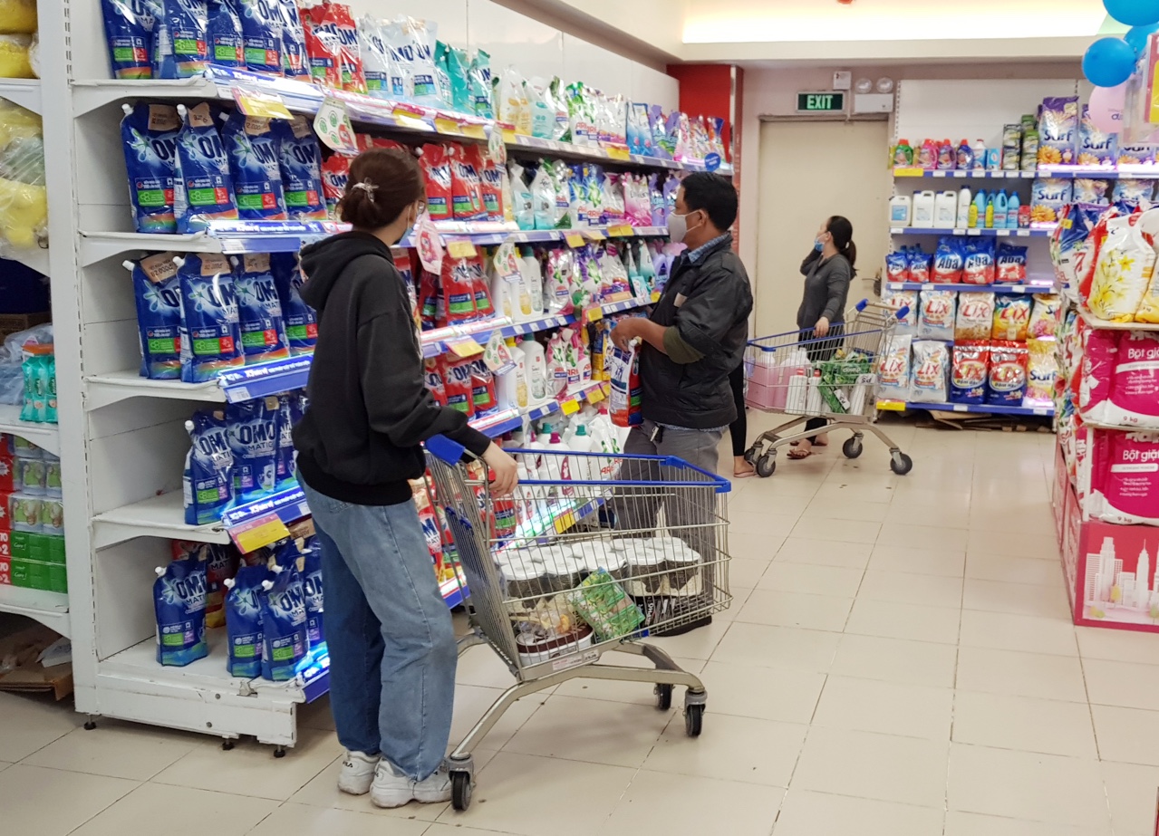 18.7- Tổng mức bán lẻ hàng hóa, dịch vụ tăng gần 8.jpg