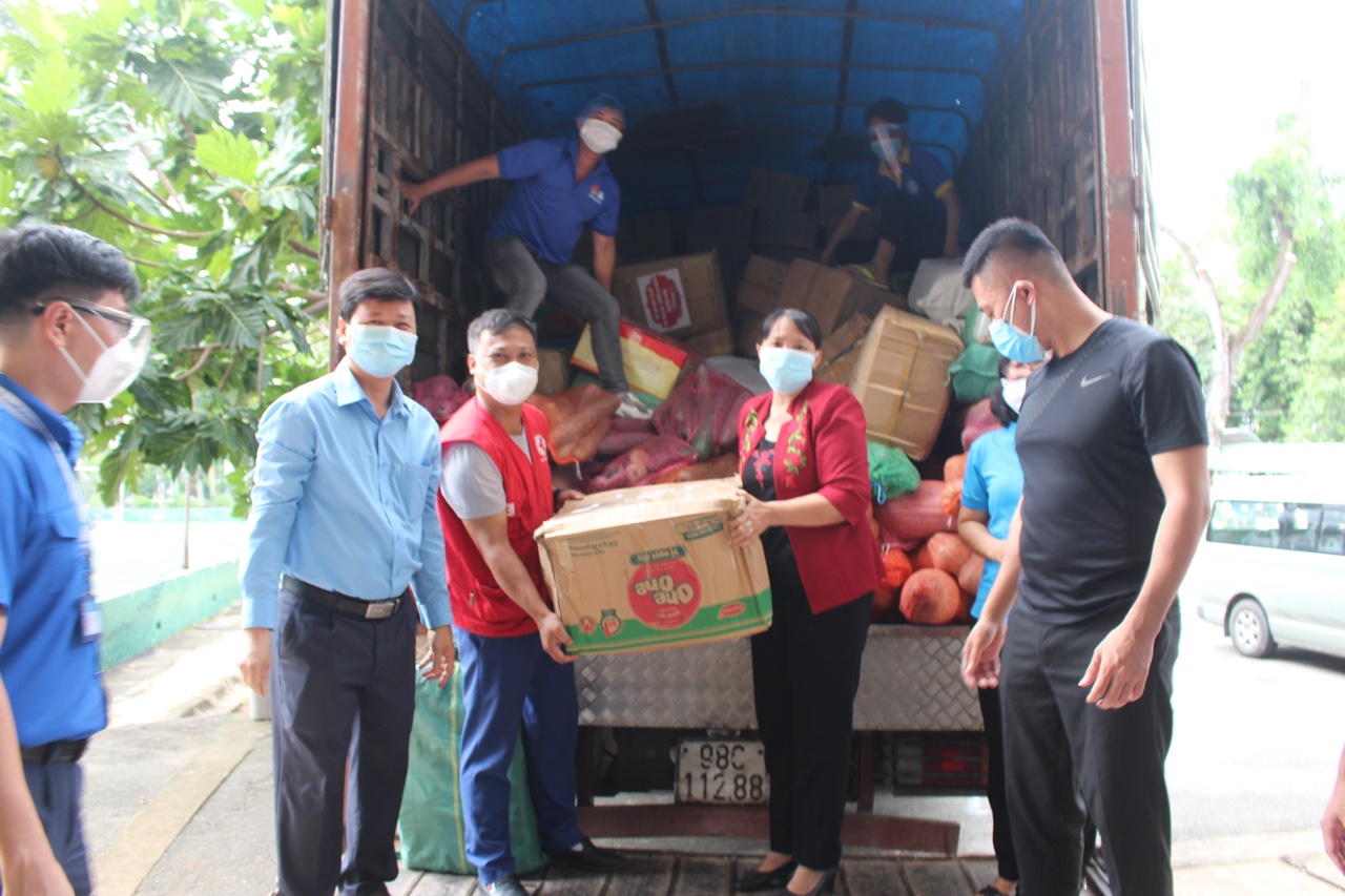 29.7-Bắc Giang ủng hộ Đồng Nai 2.jpg