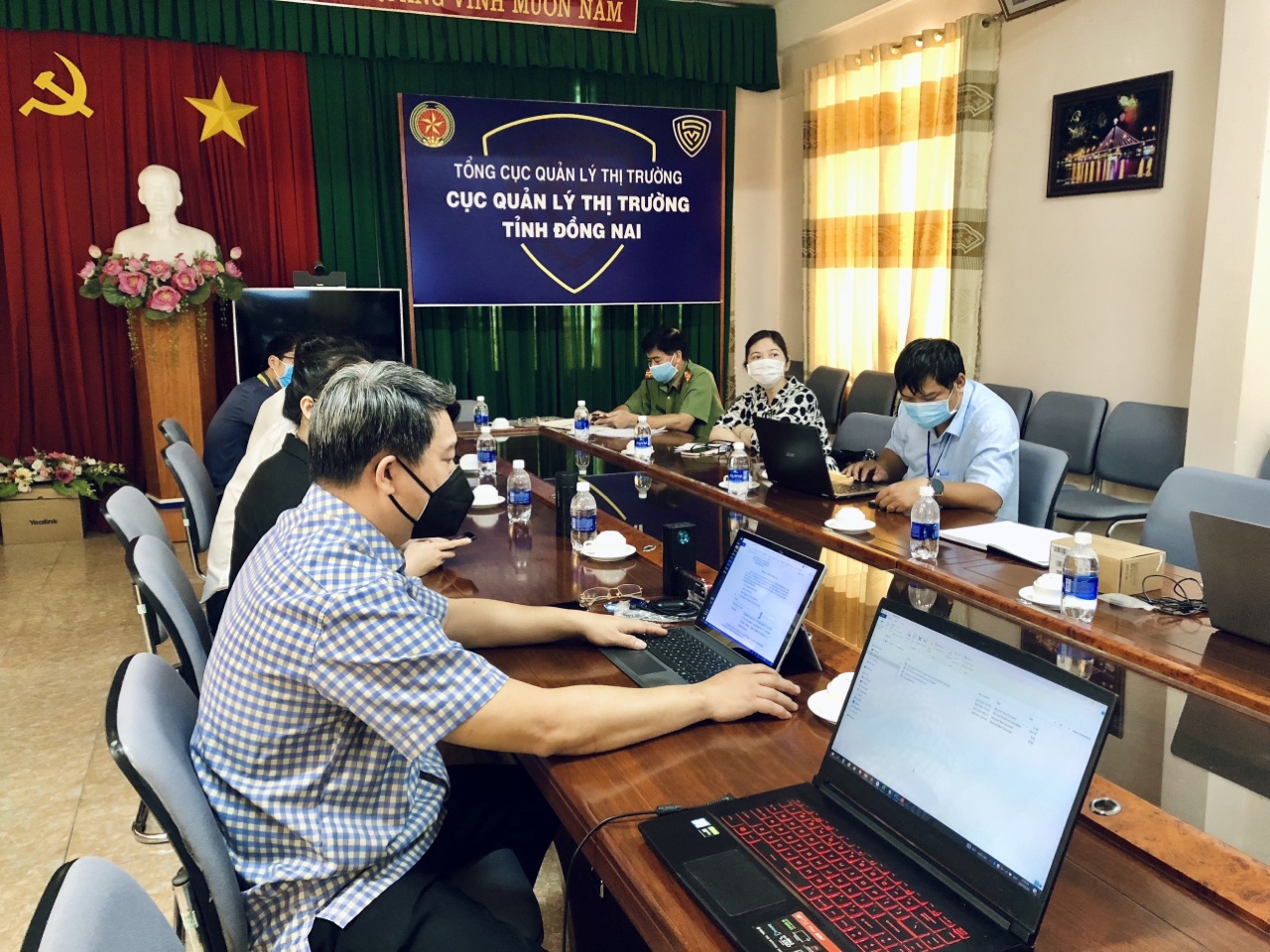 2.8 Tập huấn trực tuyến về việc hướng dẫn phòng, chống dịch Covid-19 tại chợ.jpg