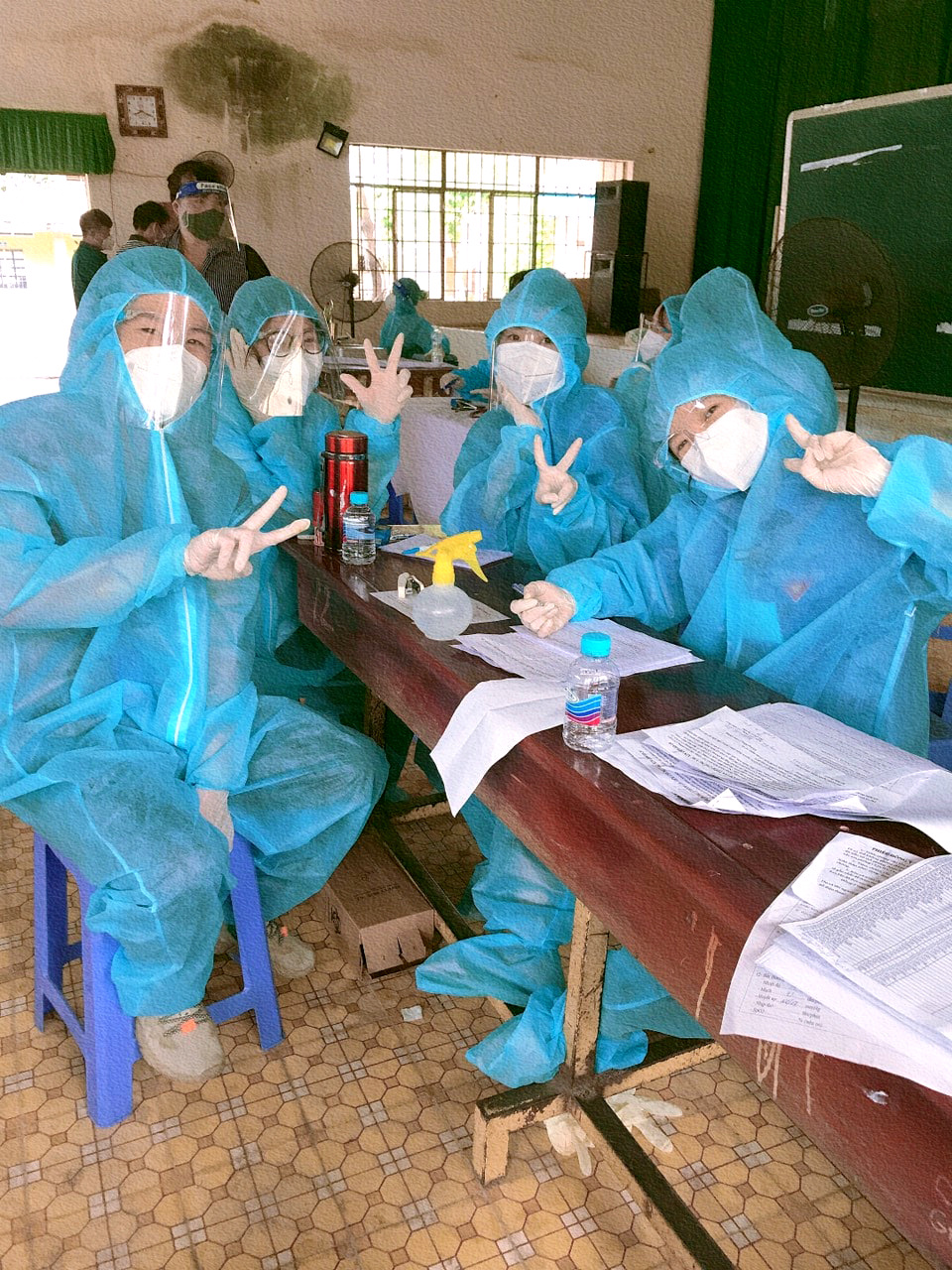 9.2-25-8-2021-tan- Hinh b Tình nguyện viên, đoàn viên thanh niên.jpg?t=1753850341