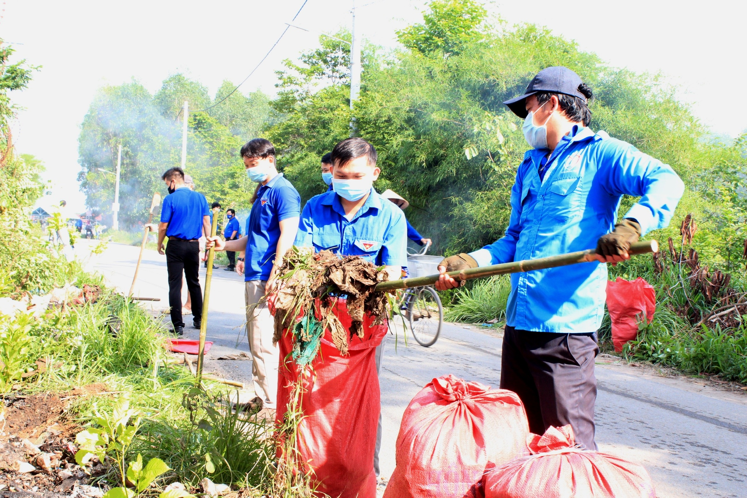 1.1-26-8-2021-tan-Đoàn viên thanh niên tham gia phong trào tình nguyện.jpg?t=1753850341