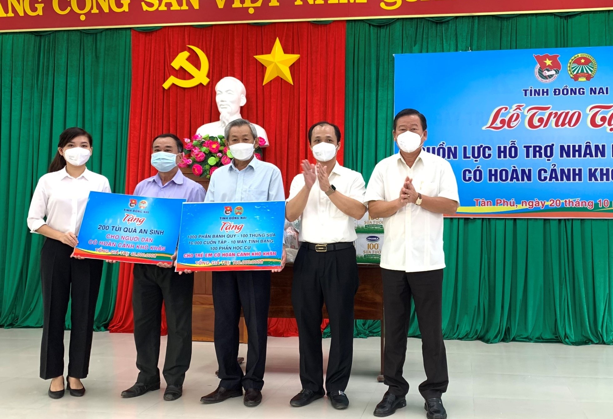 22.10-Tin 2 - Trao nguon luc ho tro nguoi dan, TE kho khan.jpg