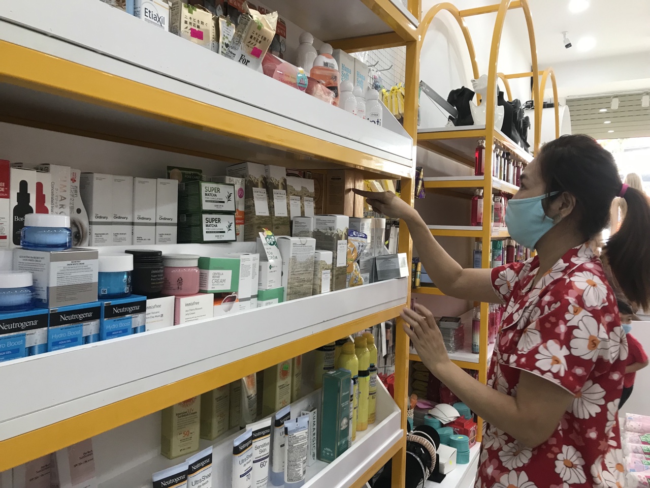 27.10-Thời trang, mỹ phẩm giảm giá sâu H2.jpg