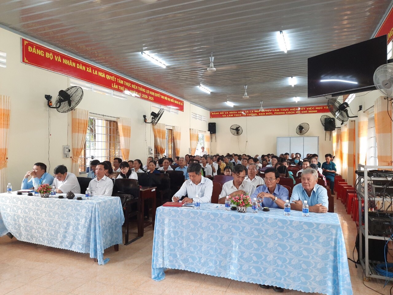 Học NQ ở La Ngà (5).JPG