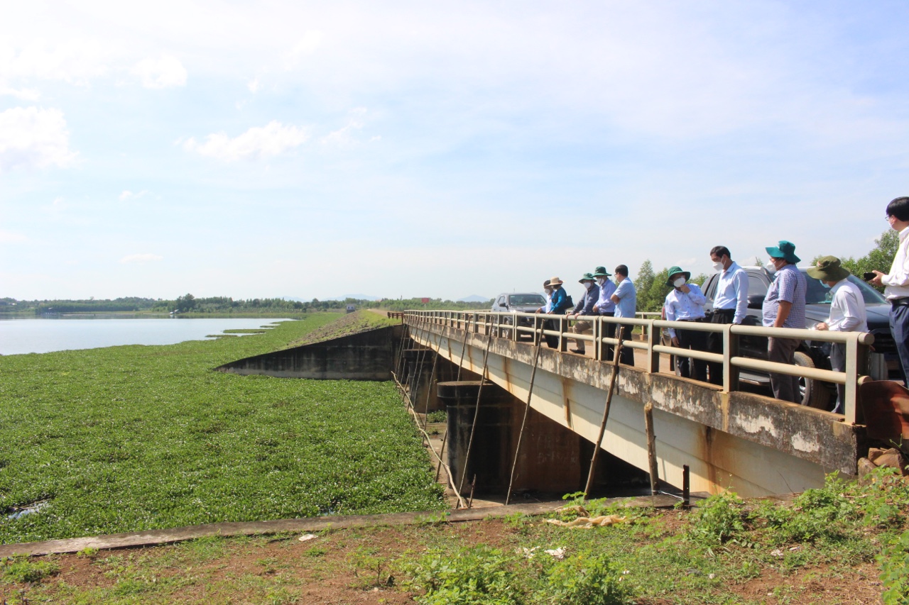 7.11-Khẩn trương điều tiết nước.jpg