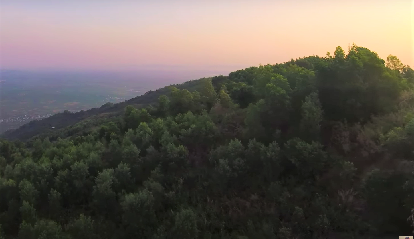 Untitled nui chua chan.png