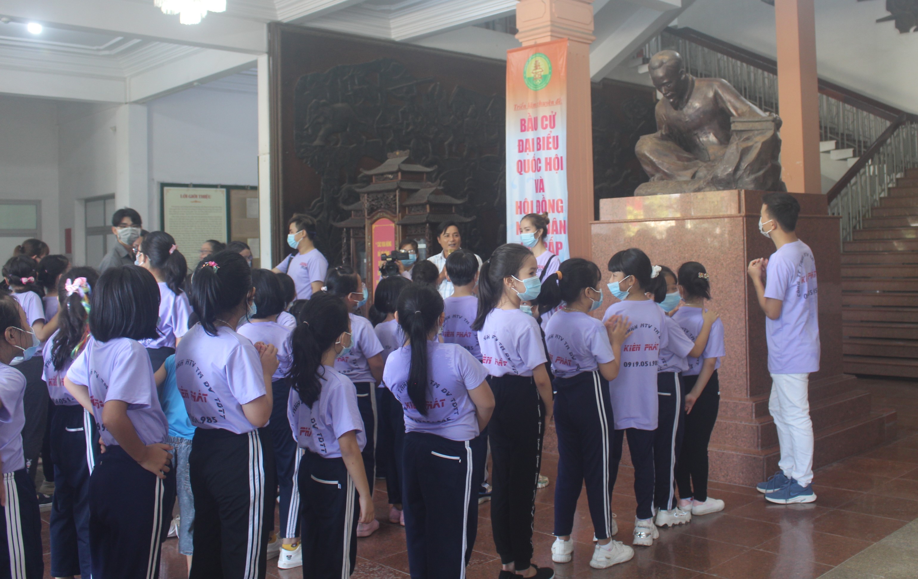 Tham quan BT 1.JPG