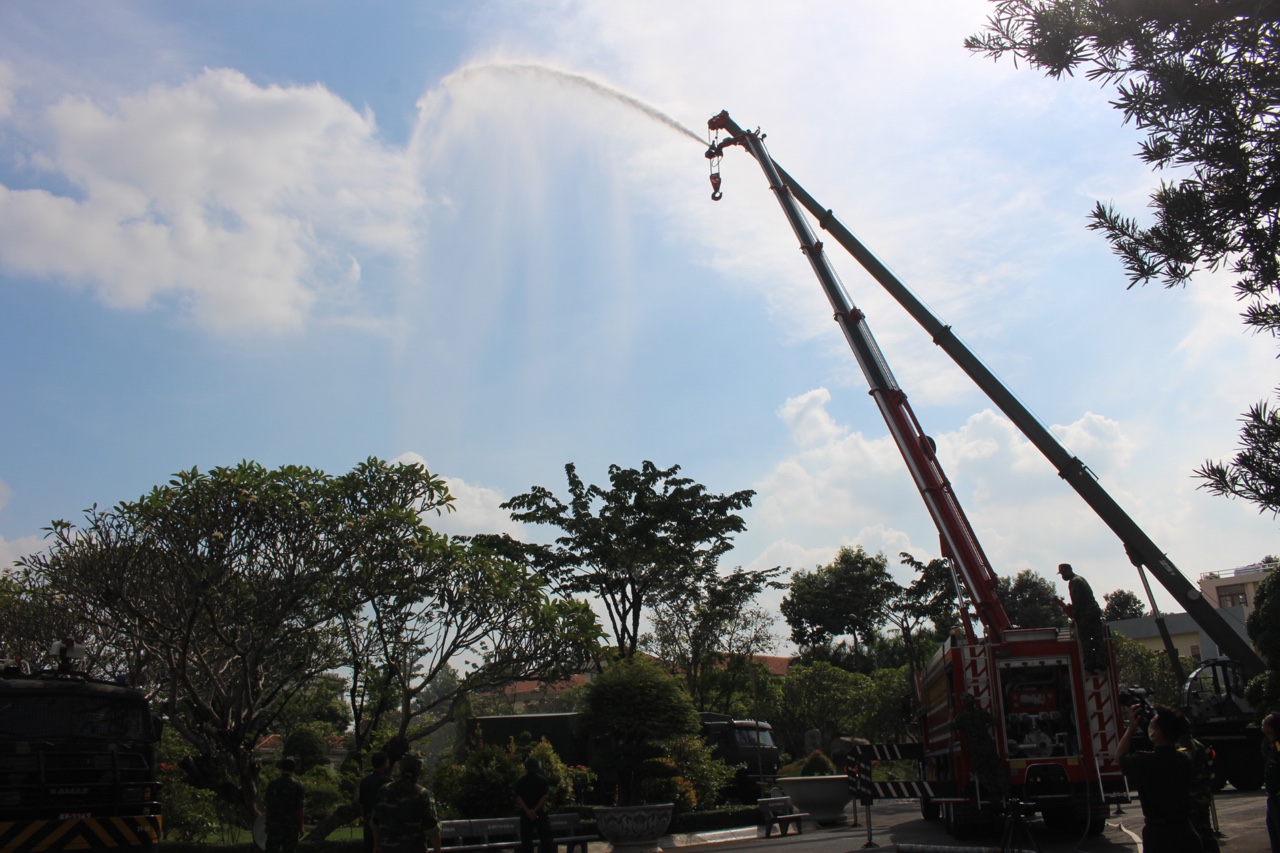 9.12-Bộ CHQS tỉnh tiếp nhận 4 xe H2.jpg