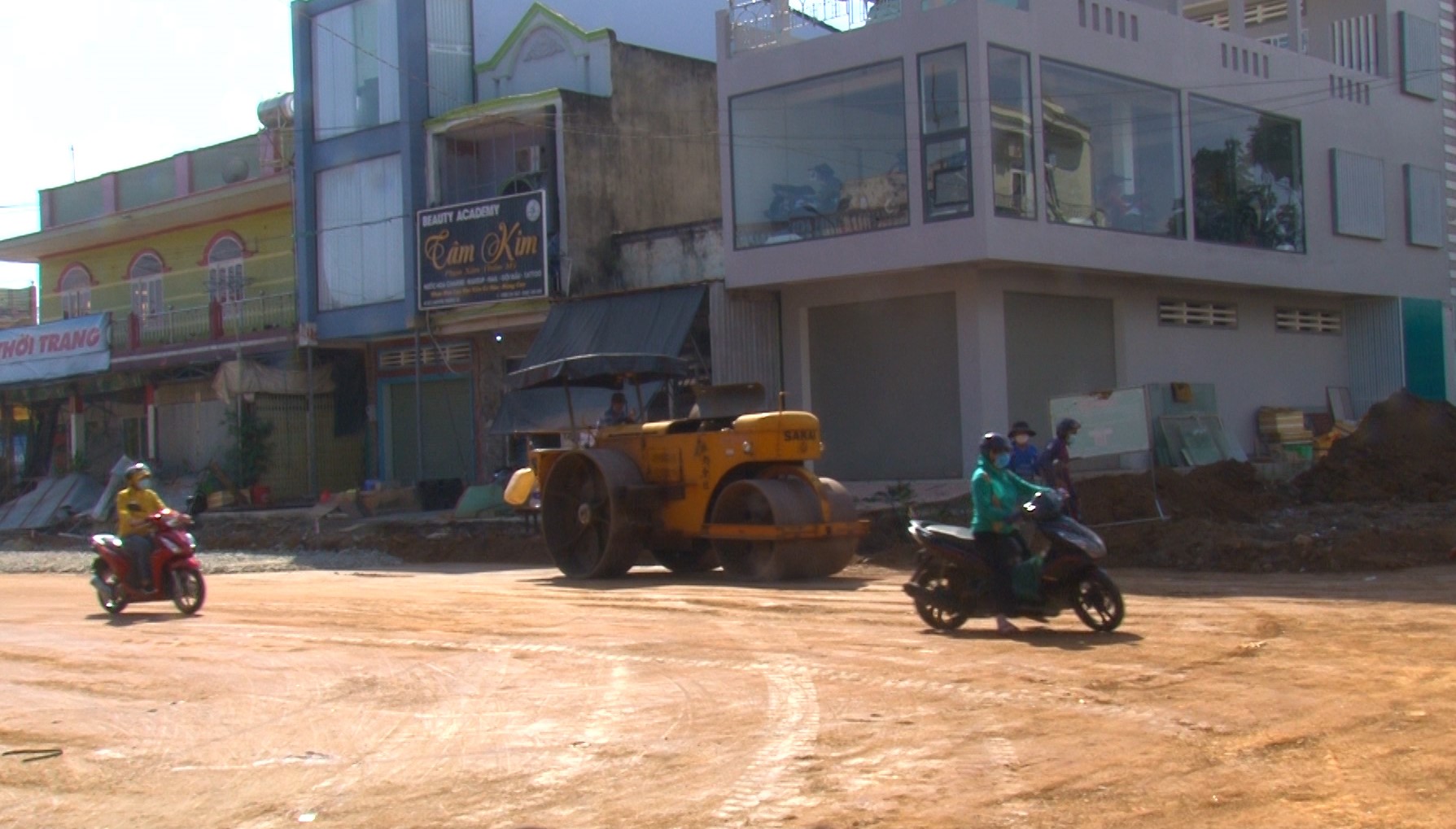 00036.00_13_17_09.Still031 xlcho.jpg