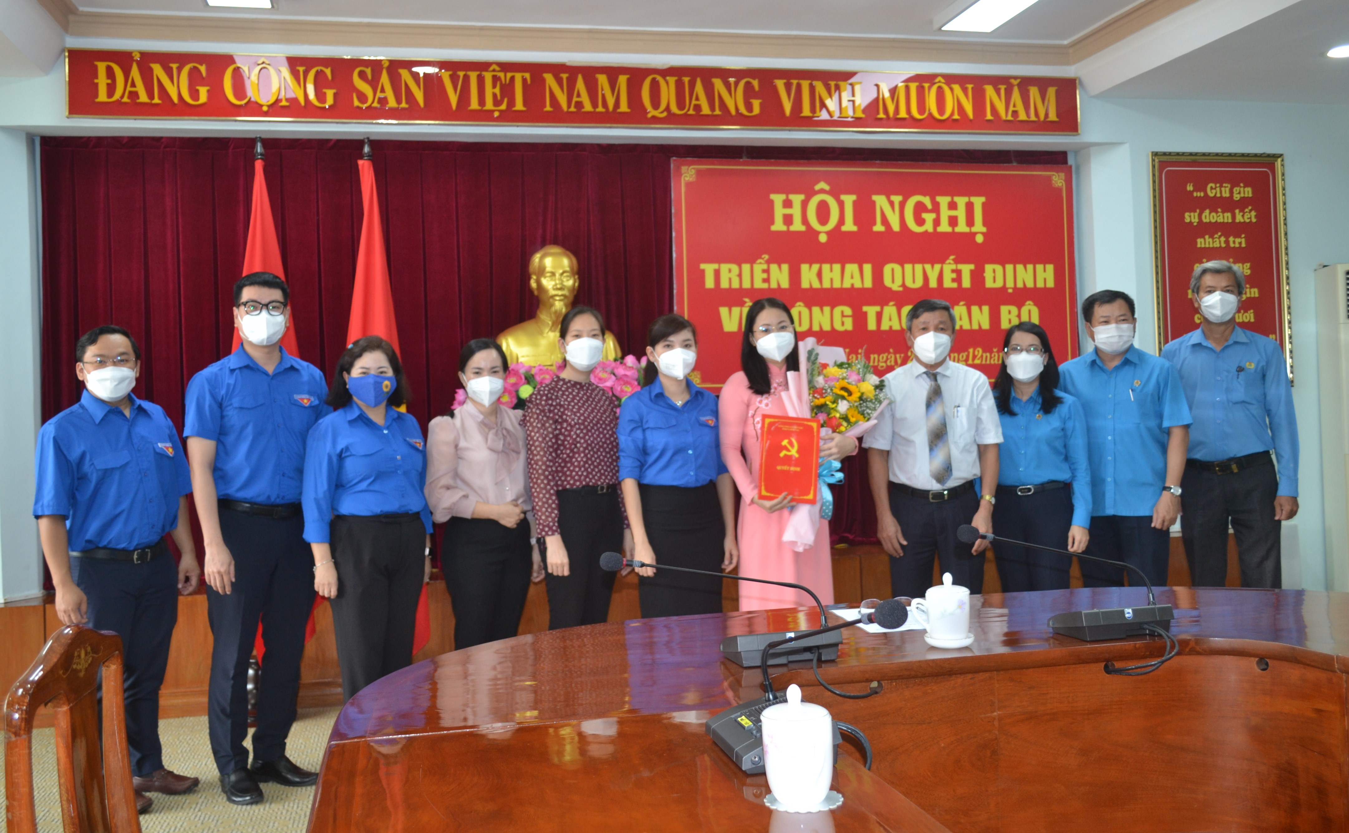 Trao QĐ cho Nhàn (1)231221.jpg