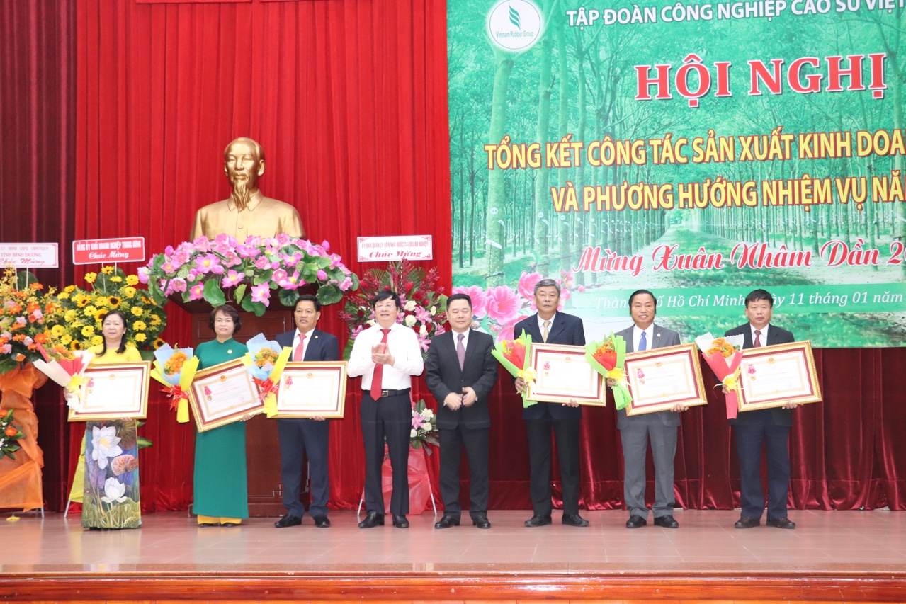 13.1-Tập đoàn Công nghiệp Cao su Việt Nam tổng kết năm 2021-H2.jpg