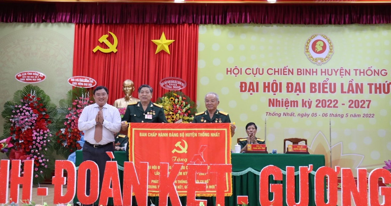 48dea099-ca9c-4ddc-a55d-a3558b8592a6.jpg