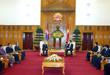 Bantin 9.25 (TN) - Thu tuong Nguen Tan Dung hoi kien vuong quoc Campuchia 2.jpg