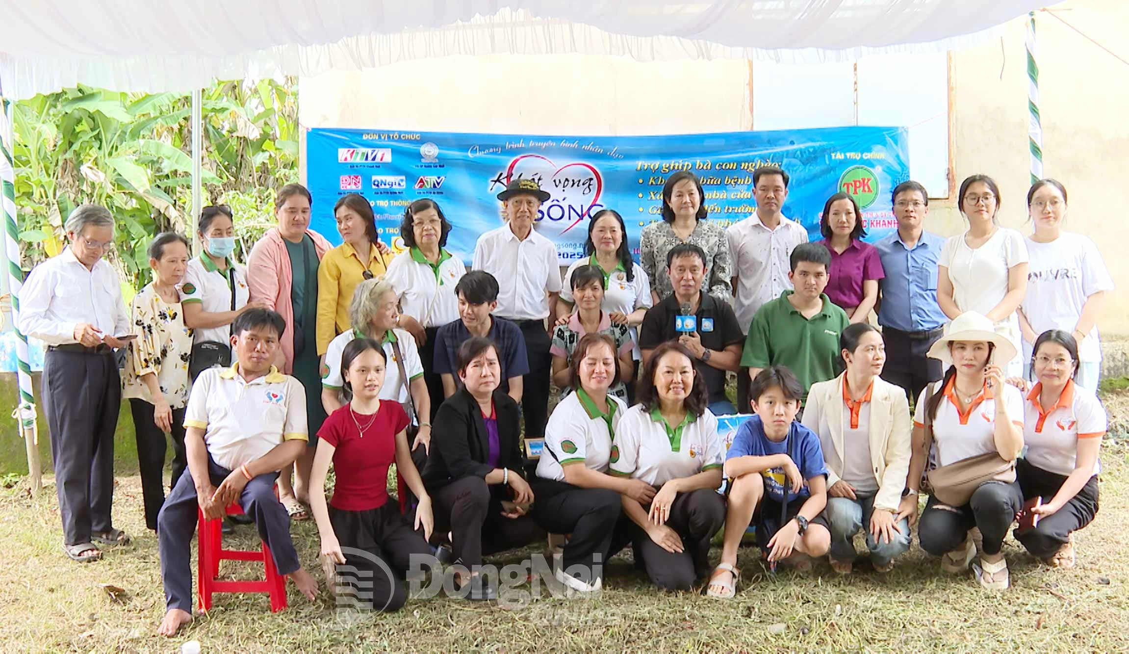 anh28
