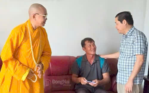 z6842804594244 0d54d898ab595cf81d07e2cc9dbfed73