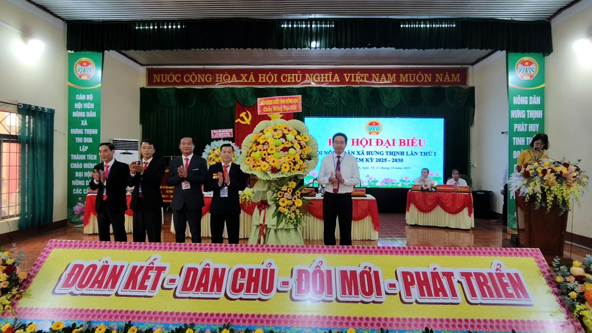 z7104461474195 44181b66d0c1b49b0f7303a401aaeeb9 (1)