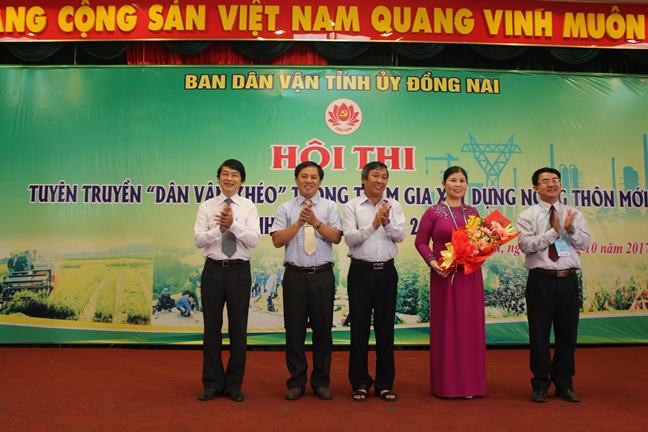 1010-hoithituyentruyen.JPG