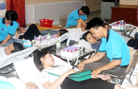 tieptucvandonghienmautinhguyen.jpg