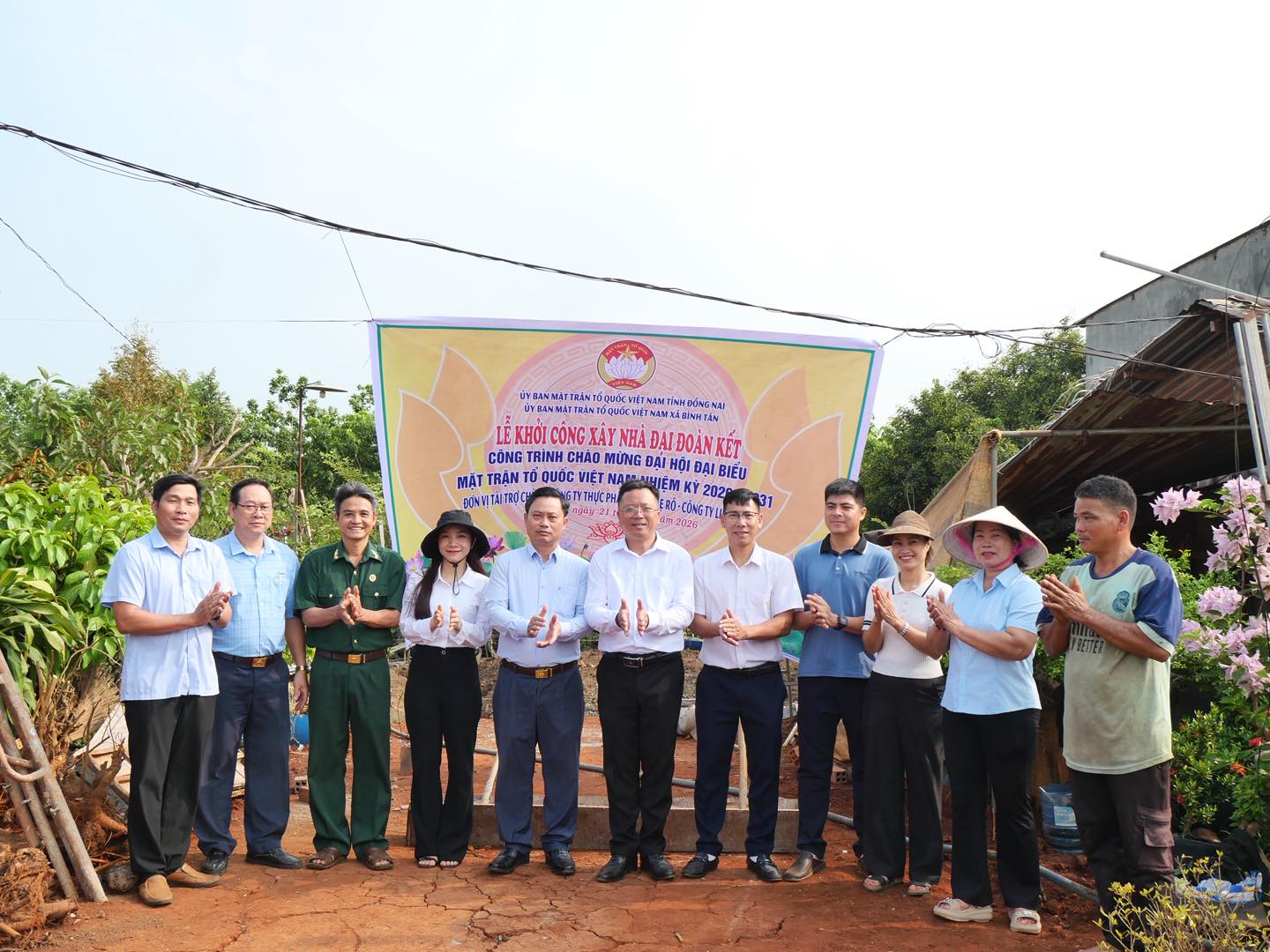KHỞI CÔNG XÂY DỰNG NHÀ ĐẠI ĐOÀN KẾT – LAN TỎA NGHĨA TÌNH TẠI THÔN LONG BÌNH 6, XÃ BÌNH TÂN