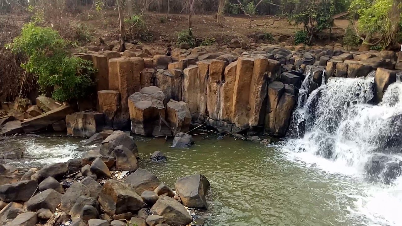 review thac dung manh nhien nhien hung vi giua nui rung 4 1657057599