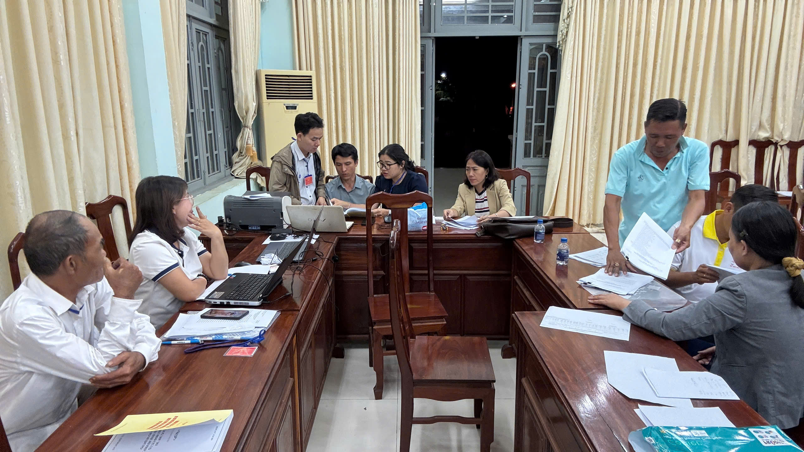 Bù Đăng: Xuyên đêm thực hiện kiểm phiếu bầu cử