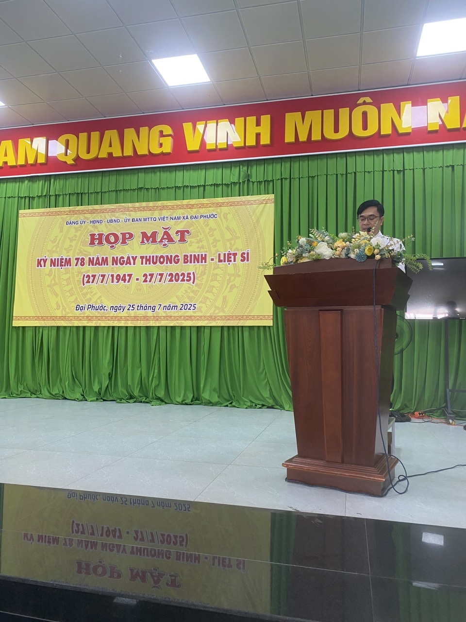 Ông Hồ Quốc Tân- Phó Bí thư Đảng ủy, Chủ tịch UBND xã Đại Phước Phát biểu tại buổi họp mặt