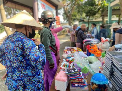 Description: C:\Users\User\Desktop\anh 3-2025\quang canh buoi trao qua.jpg?t=1762423301