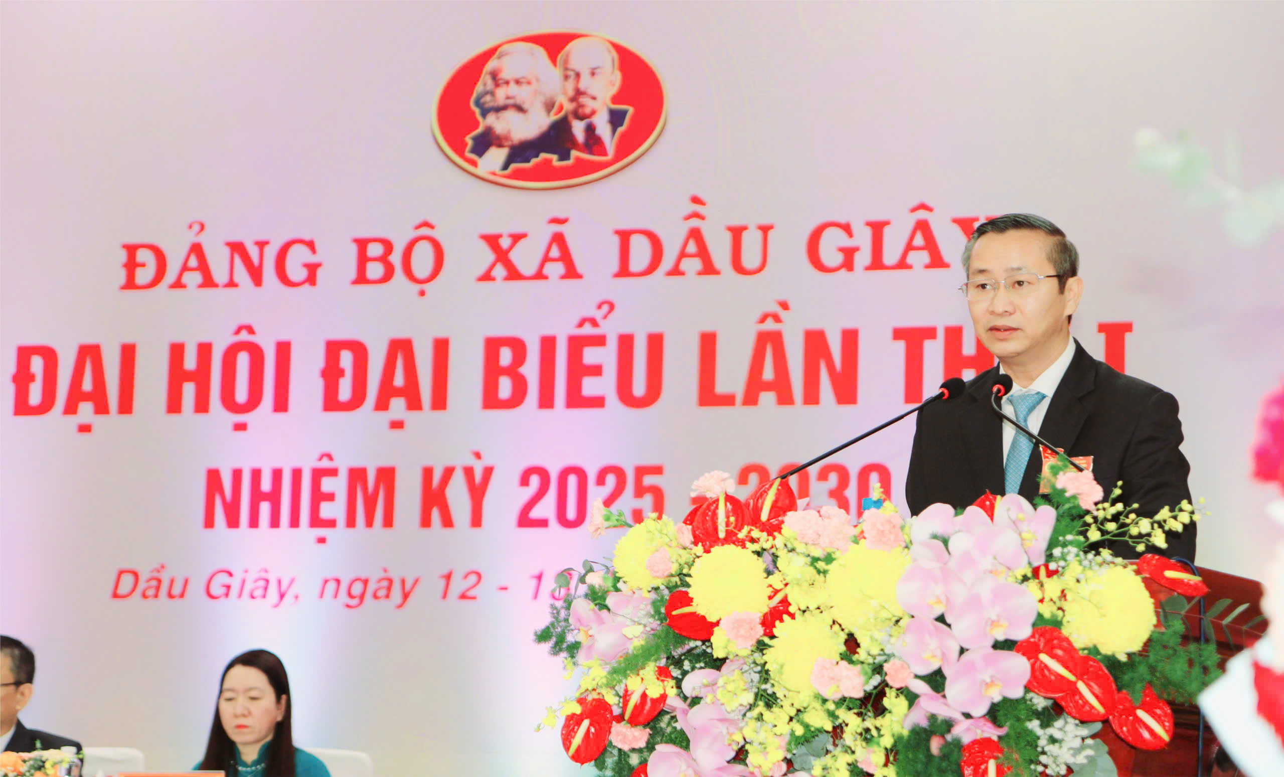 Đồng chí Cao Tiến Sỹ, Tỉnh ủy viên, Bí thư Đảng ủy, Chủ tịch HĐND xã Dầu Giây phát biểu khai mạc Đại hội