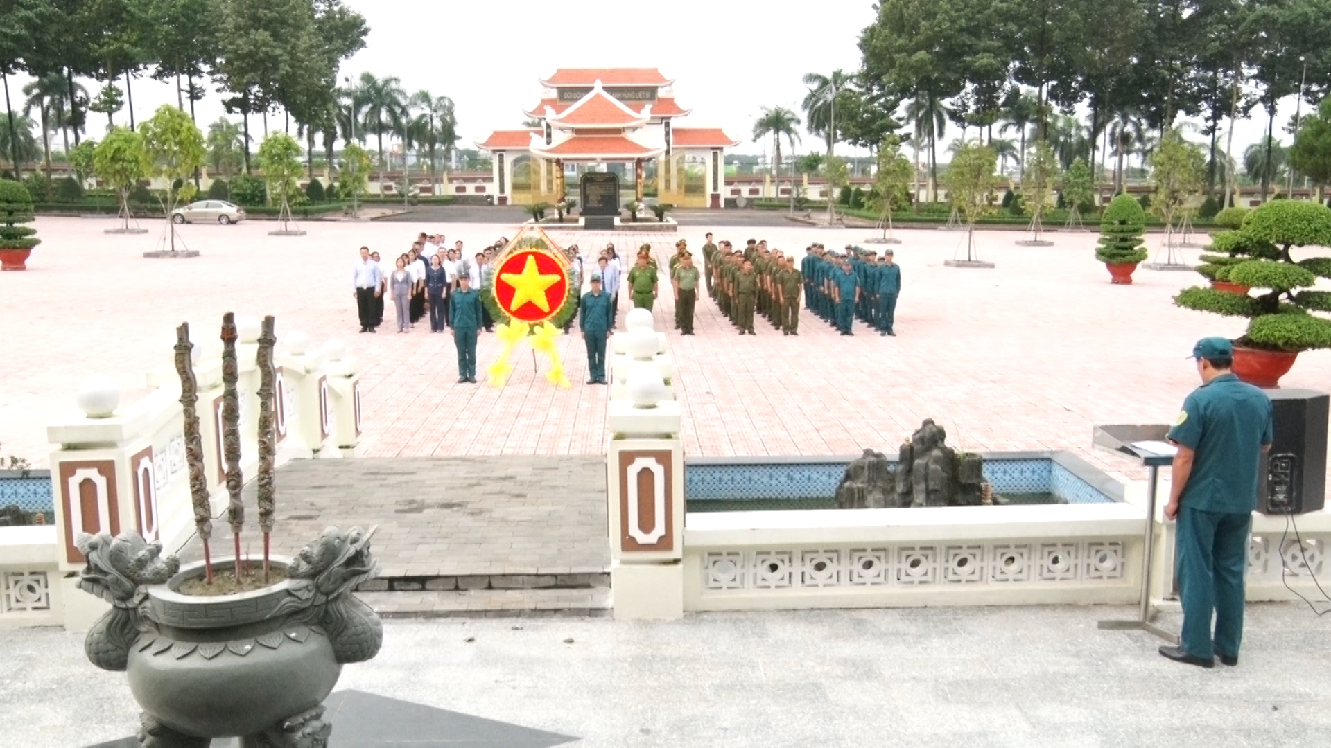 Quang cảnh lễ viếng (1)