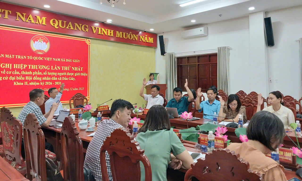 Các đại biểu tham dự Hội nghị biểu quyết số lượng, cơ cấu, thành phần người được giới thiệu ứng cử Đại biểu HĐND xã Dầu Giây, khóa II, nhiệm kỳ 2026 2031 (1)