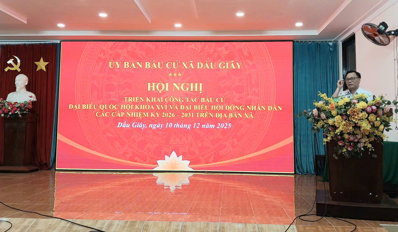 Phó bí thư Thường trực Đảng ủy, Phó trưởng ban chỉ đạo bầu cử xã Dầu Giây Phạm Đình Ban phát biểu cgi3 đạo tại hội nghị