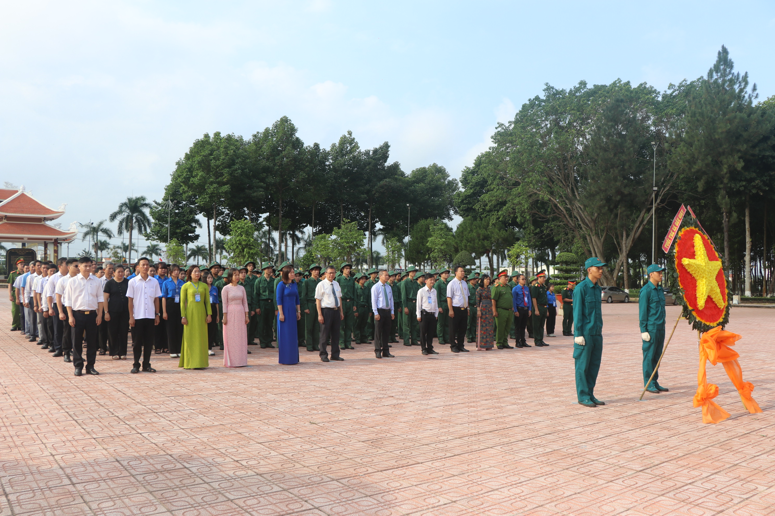 Quang cảnh lễ viếng (1)