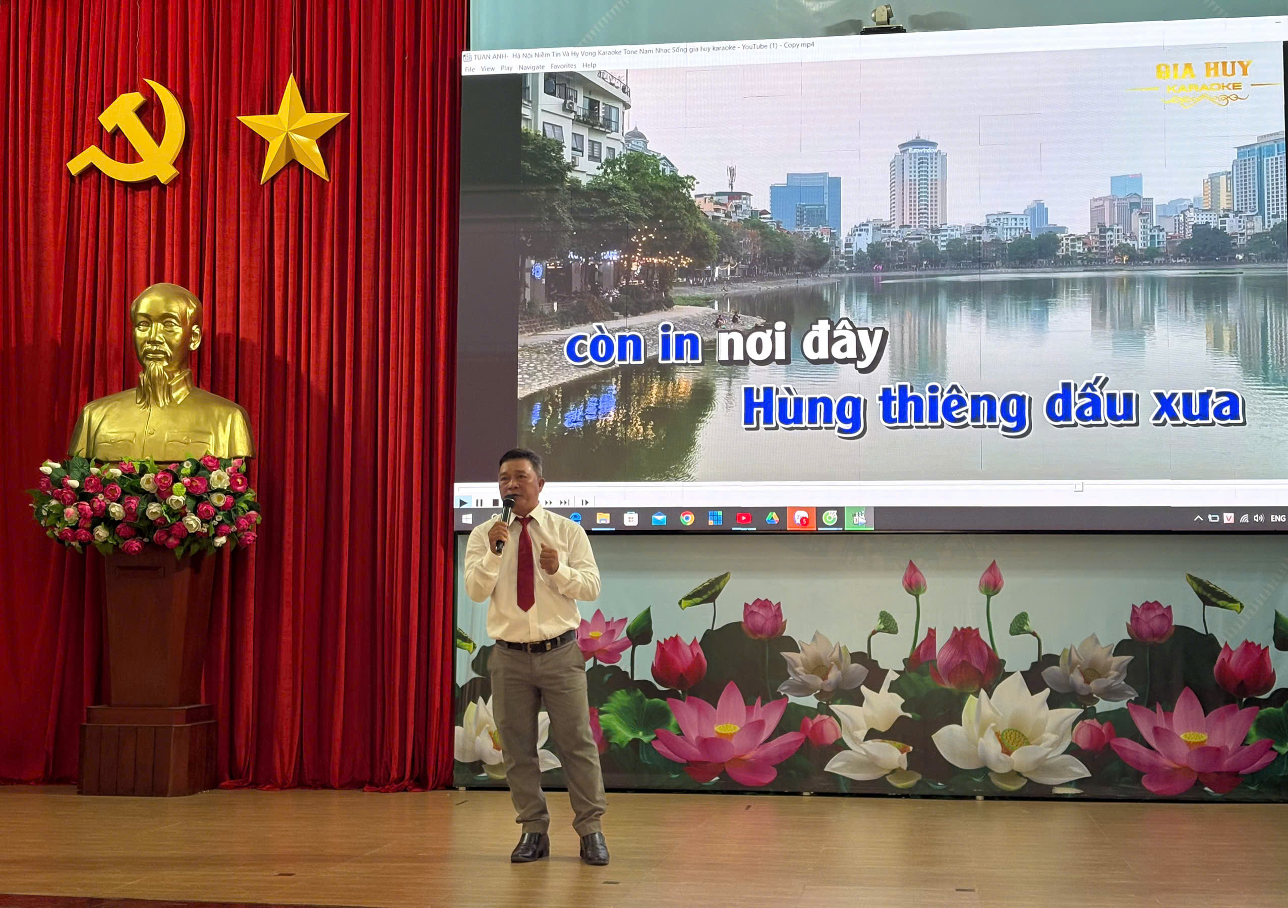 Các thí sinh trình diễn tiết mục dự thi