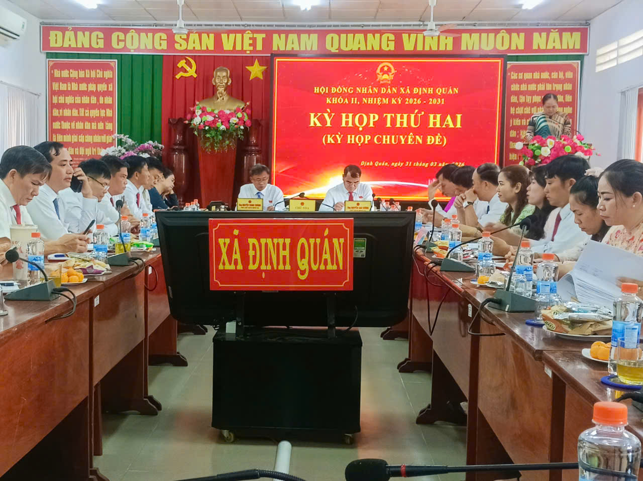 Quang cảnh kỳ họp