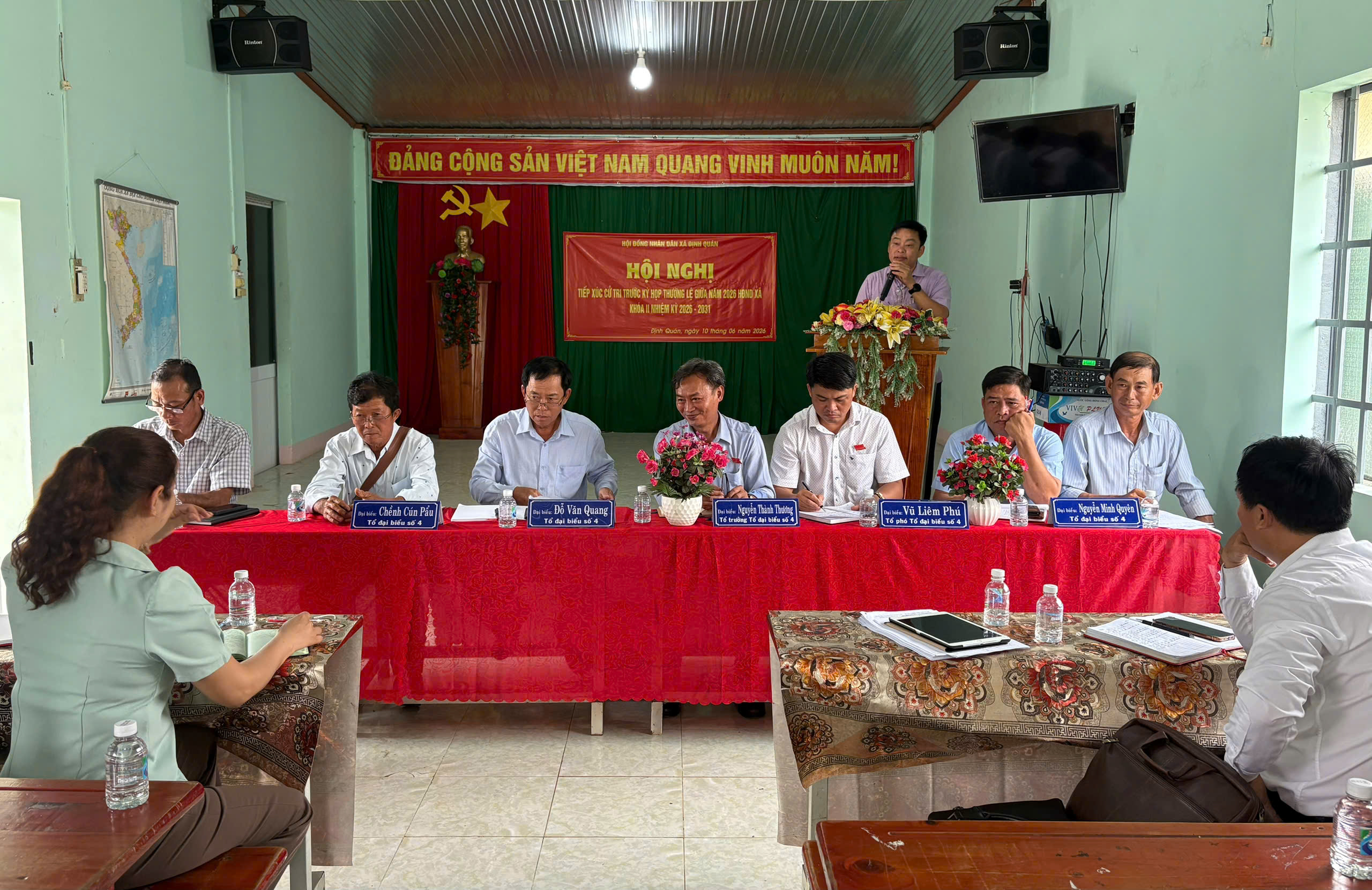 Tổ đại biểu số 4 HĐND xã Định Quán tiếp xúc cử tri trước kỳ họp thường lệ giữa năm 2026