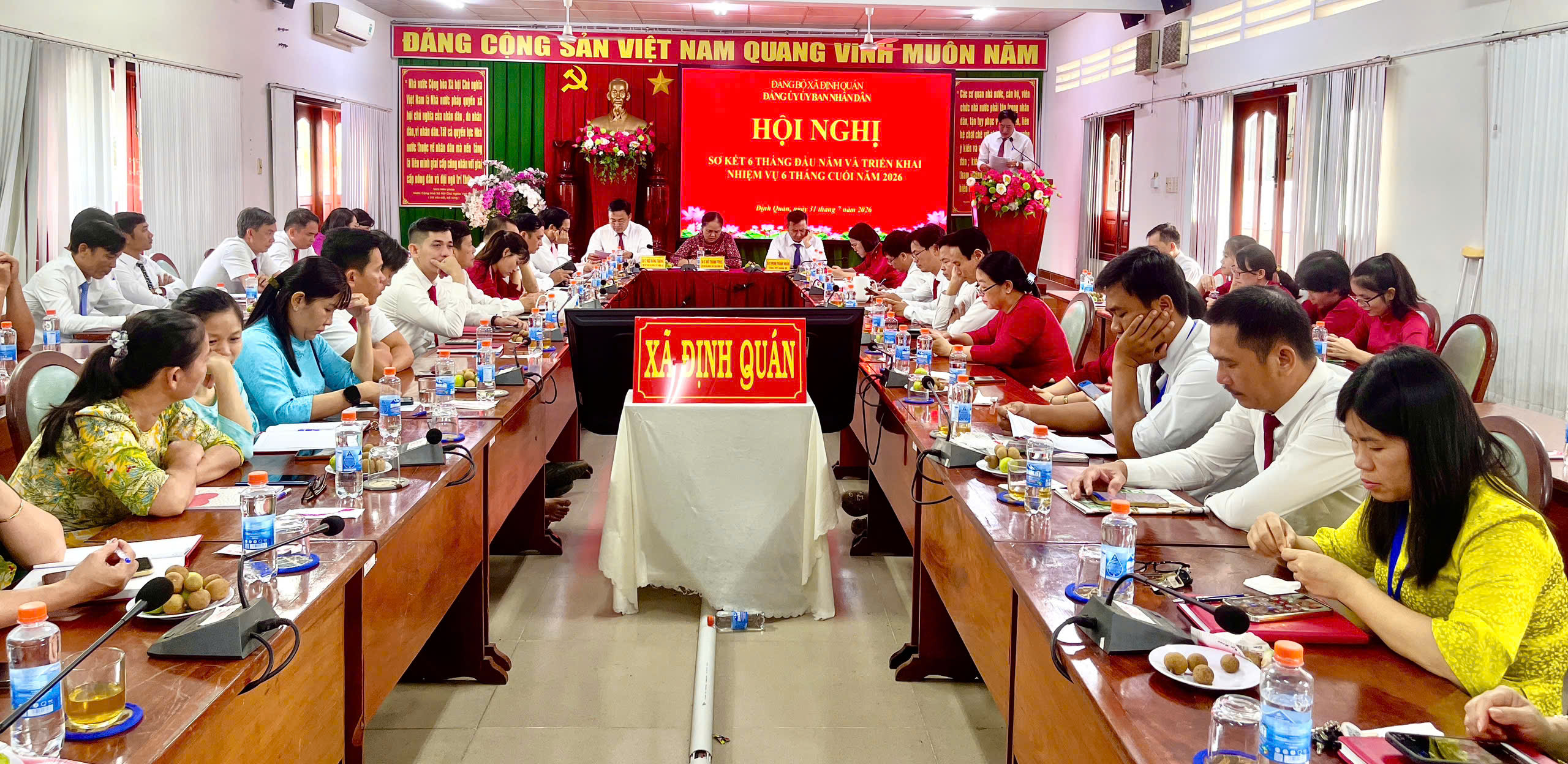 Quang cảnh hội nghị