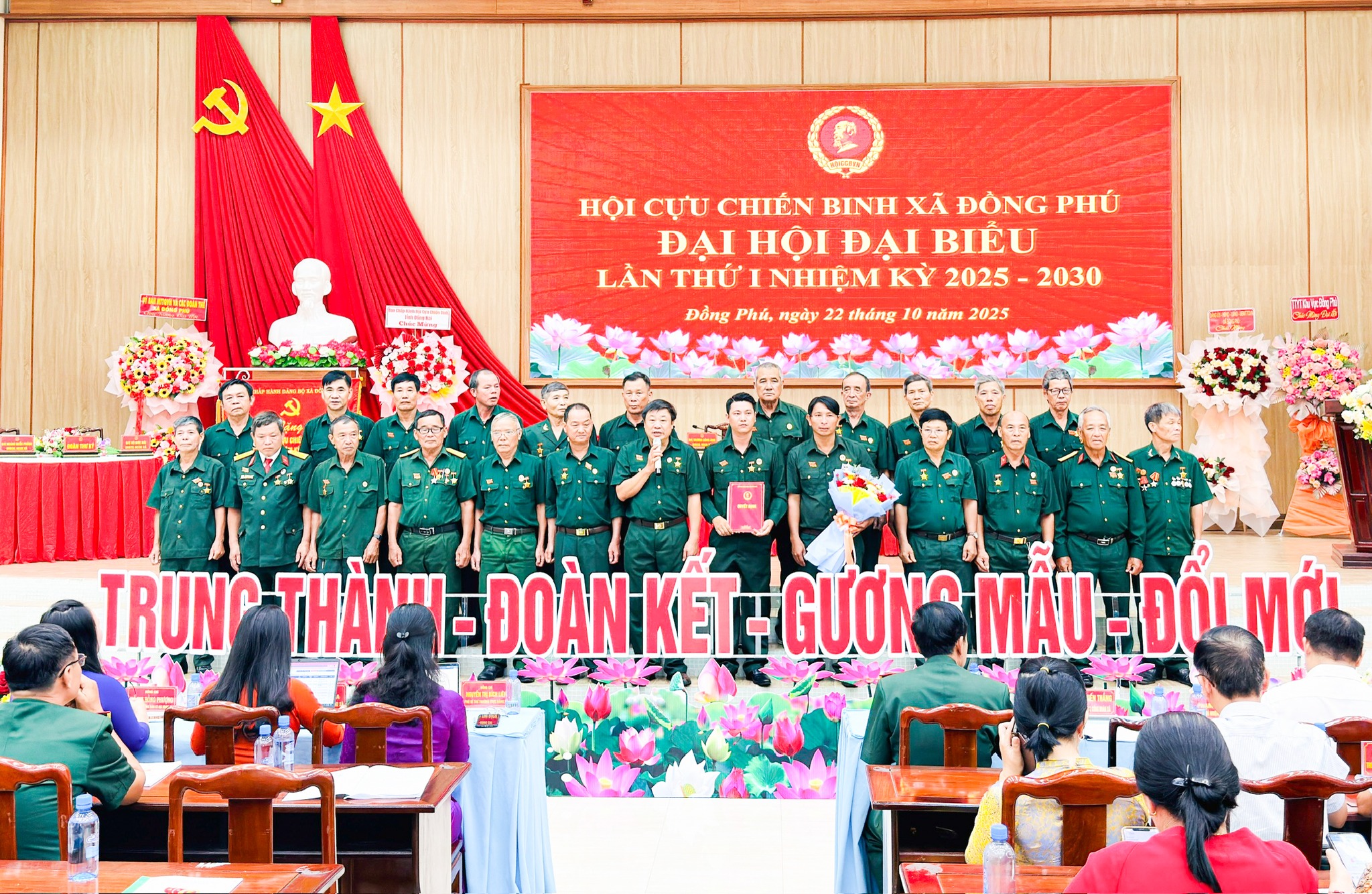 Description: C:\Users\PC\Pictures\Trang fanpa\Hội CCB\1.jpg?t=1762423301