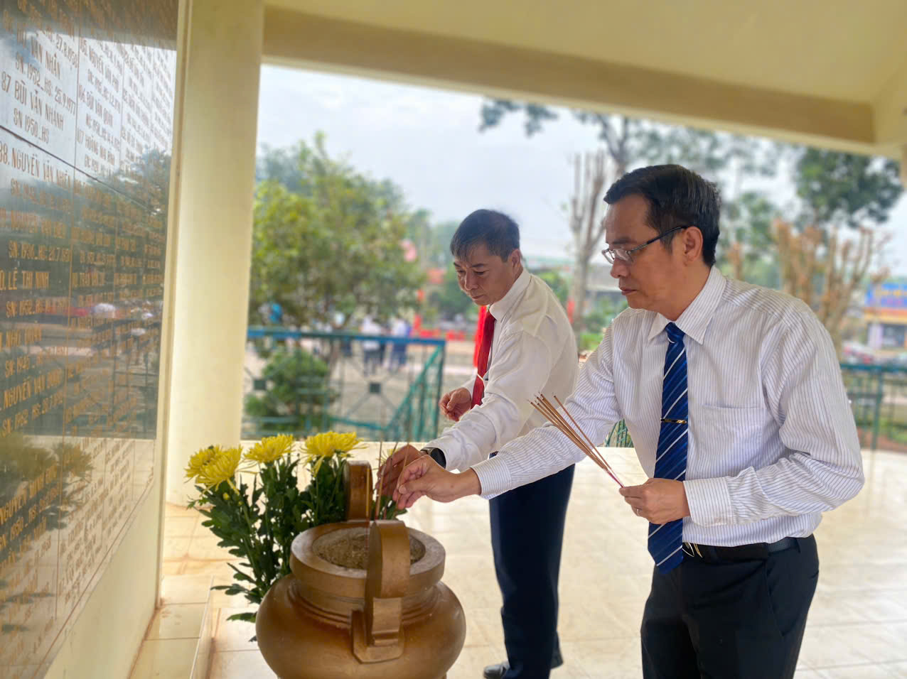 Description: C:\Users\Administrator\Pictures\hinh tin bai\gen-h-hình vieng 3.jpg