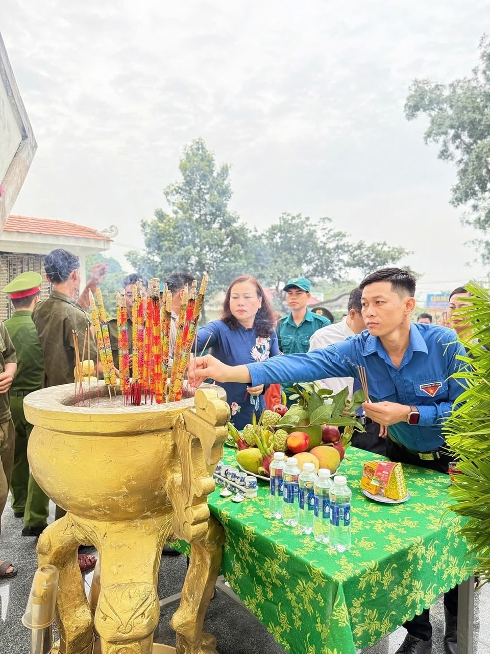 Description: C:\Users\Administrator\Pictures\hinh tin bai\hình vieng 5.jpg