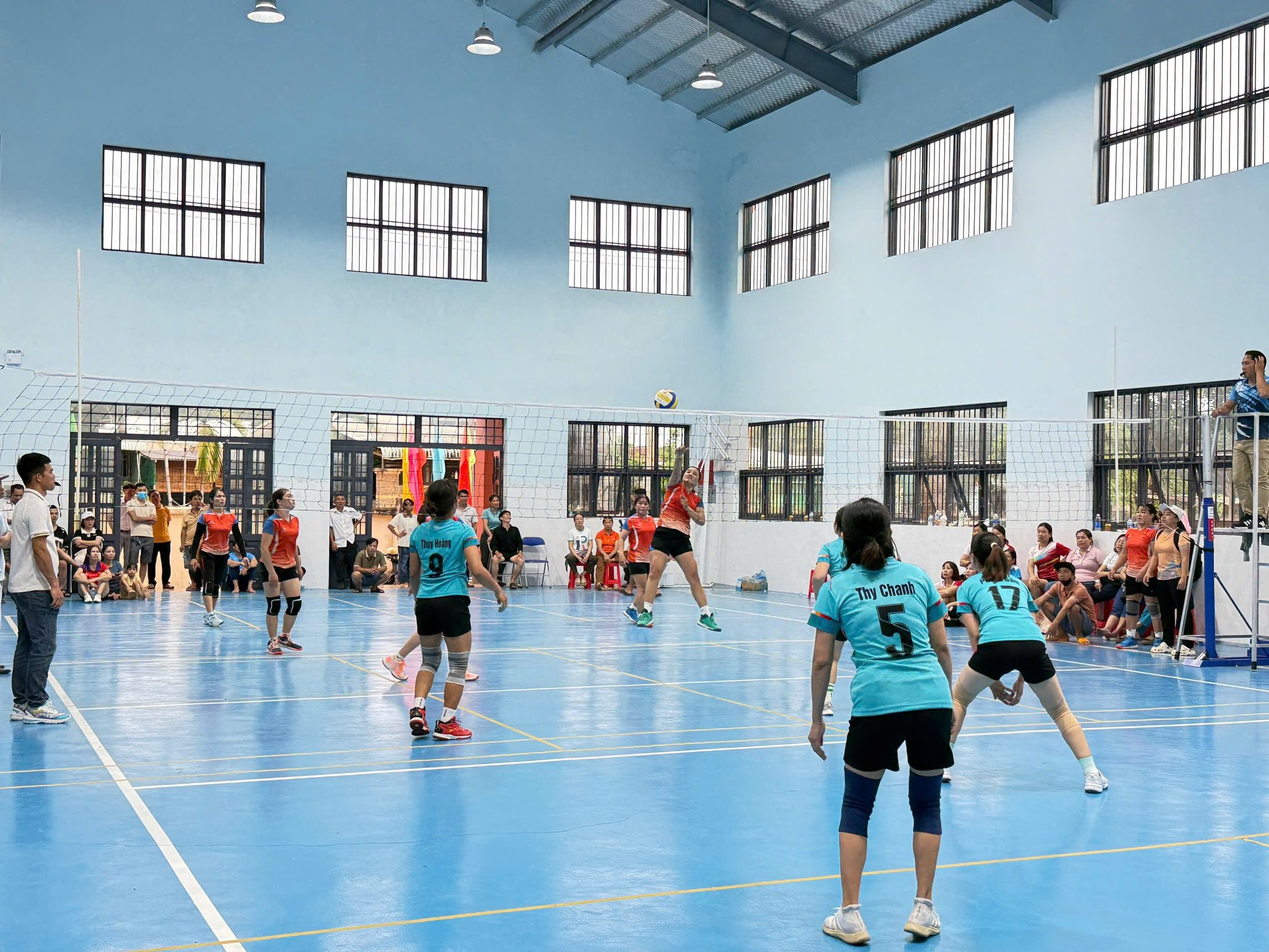 bong chuyen 2