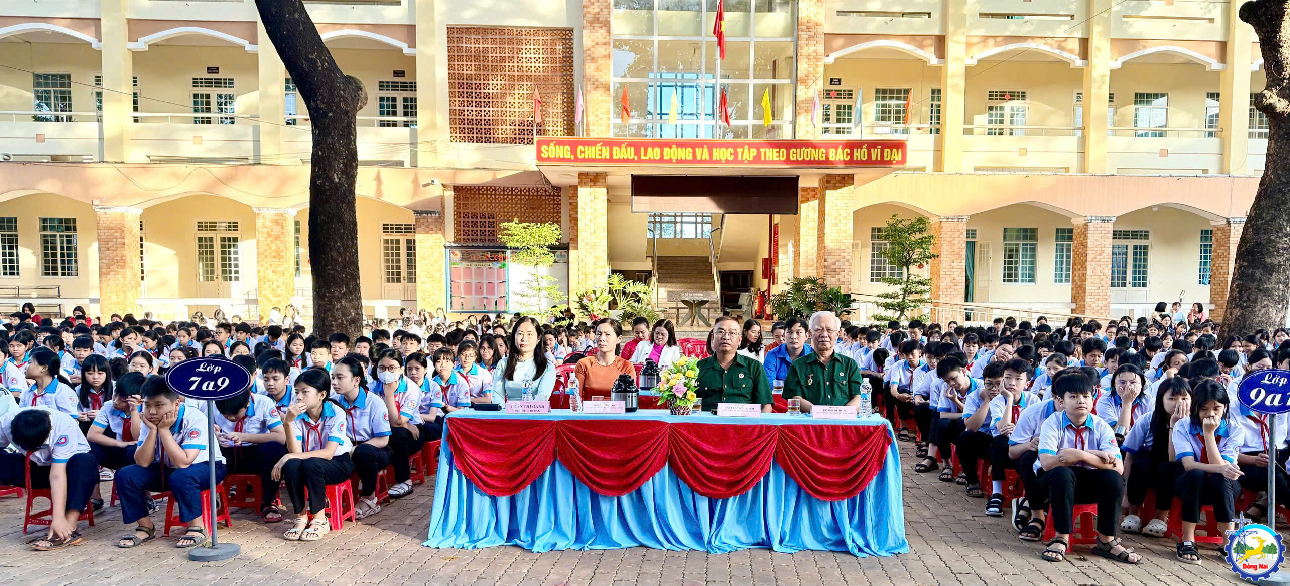 z7351866322073 f50e9ef98f8a4d8bc18418b3585260b9