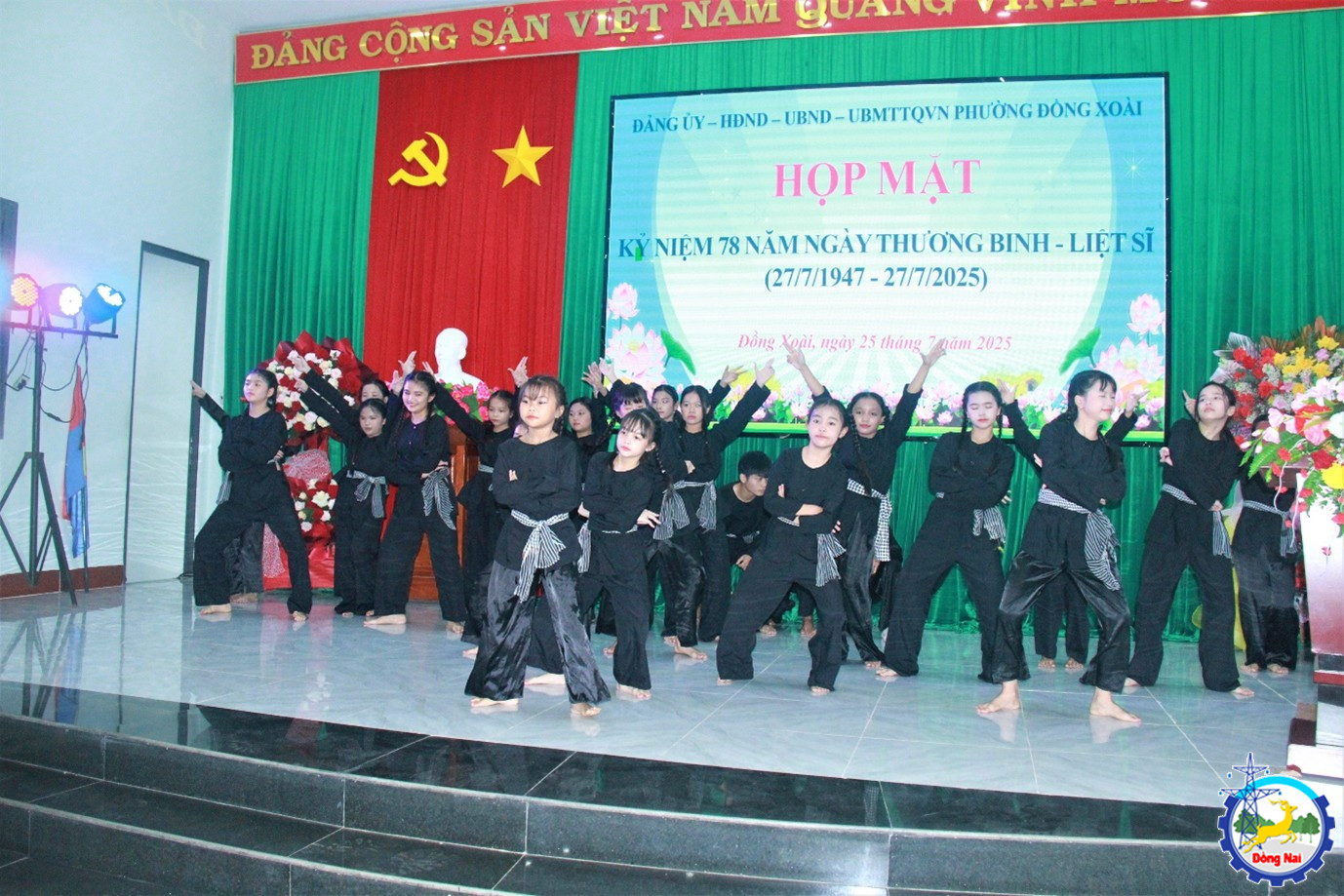 chuoi hoat dong ki niem 8