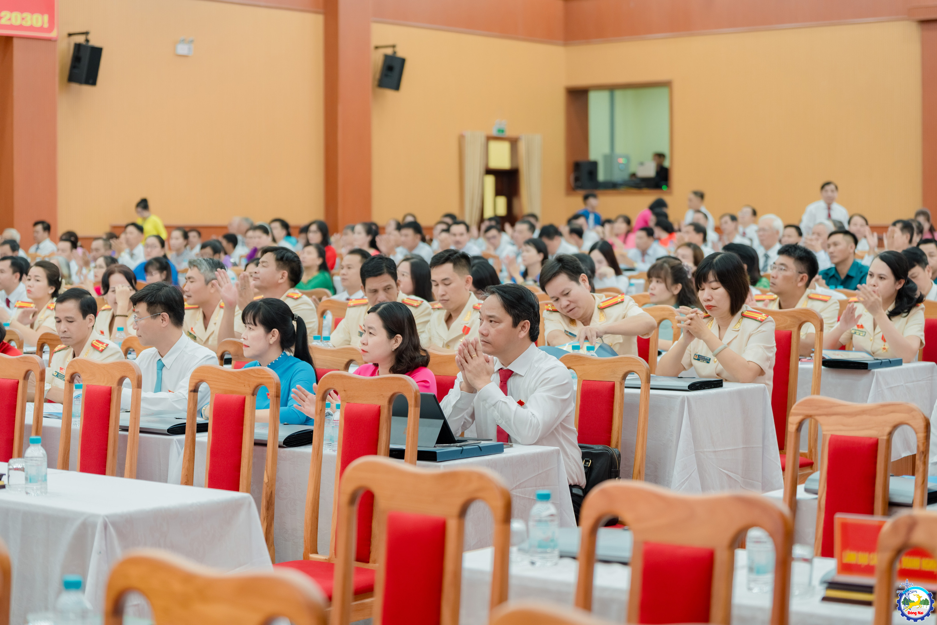 dai hoi dang bo phien tru bi 2